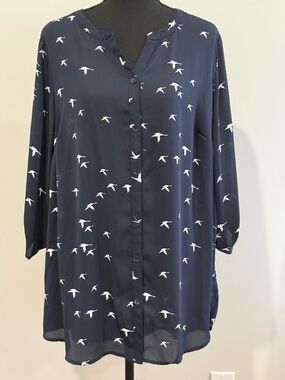 Catherine’s 0X 14/16W Navy Button-Front Blouse with White Bird Print 139